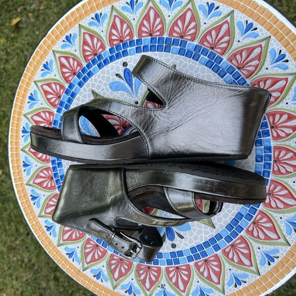 Donald J Pliner Gin Wedge Sandals Womens 7M Metallic Silver Leather Italy Heel - Picture 8 of 10